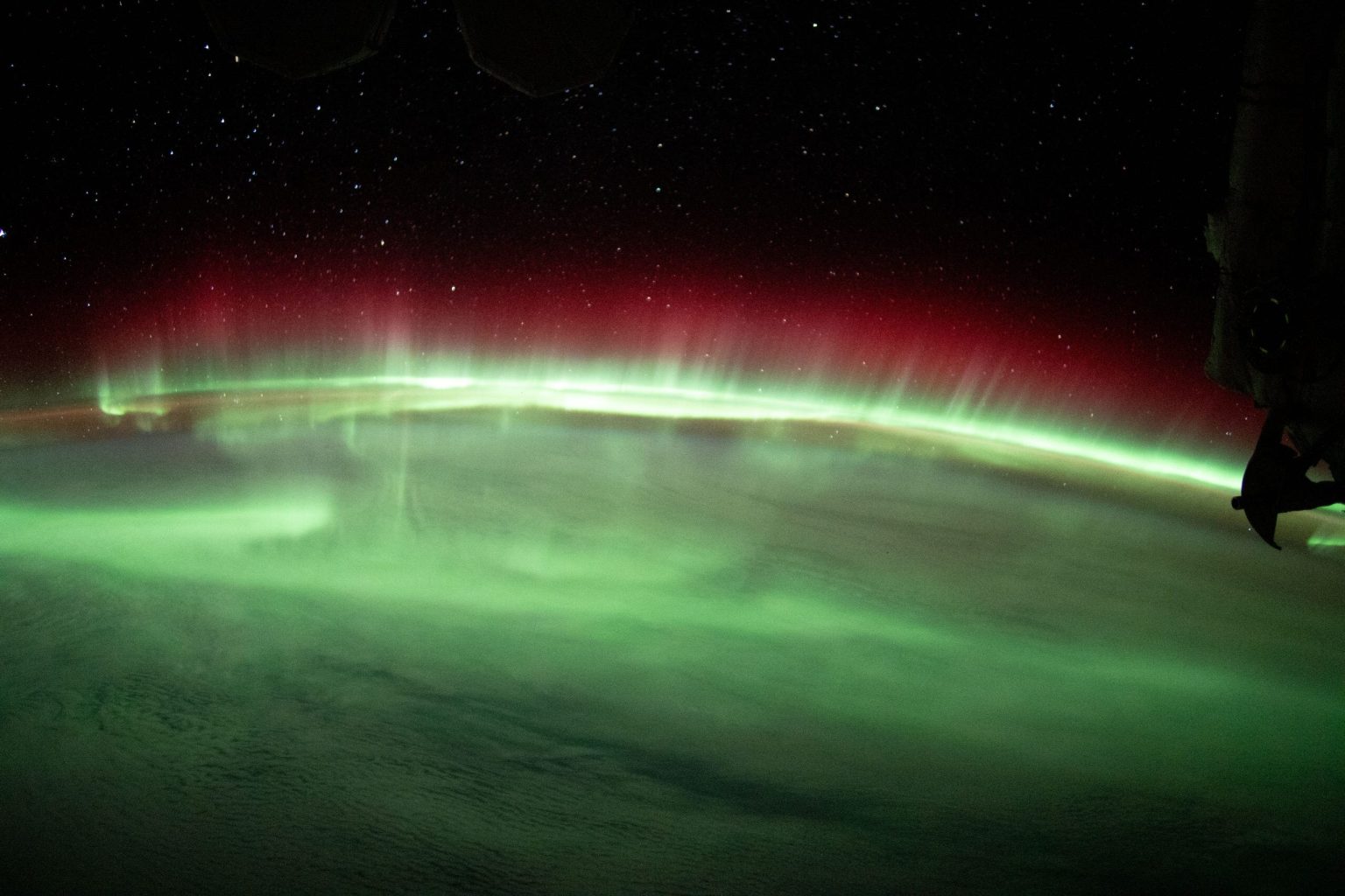 L’aurora vista dalla International Space Station (ISS) – Crediti: NASA/Bob Hines
